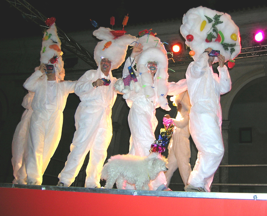 Desfilè mannequin per nient, Villa Manin 2004 , Passariano (UD)